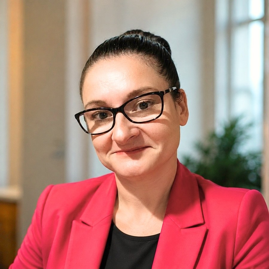 Stephanie Papadopoulos